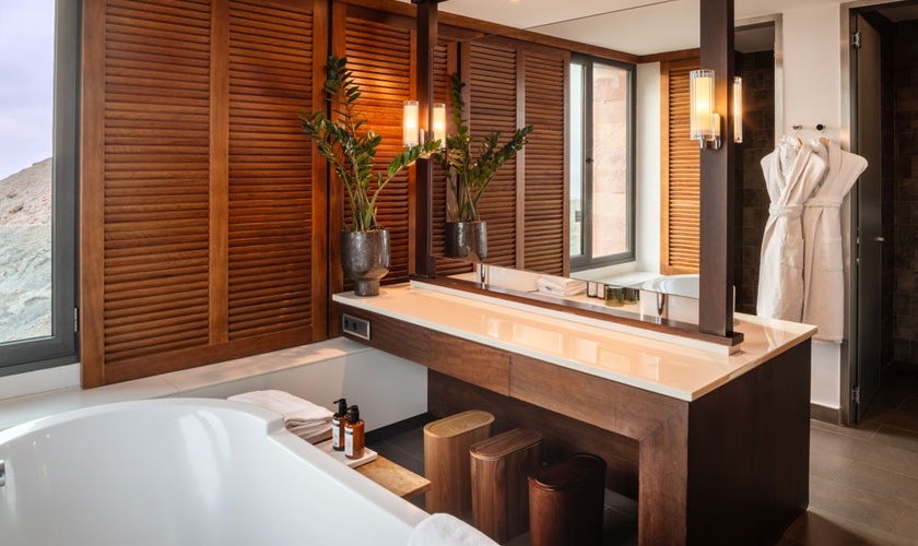 Deluxe panoramic view suite with rooftop and jacuzzi Salobre Hotel Resort & Serenity Maspalomas Deluxe panoramic view suite with rooftop and jacuzzi Salobre Hotel Resort & Serenity Maspalomas
