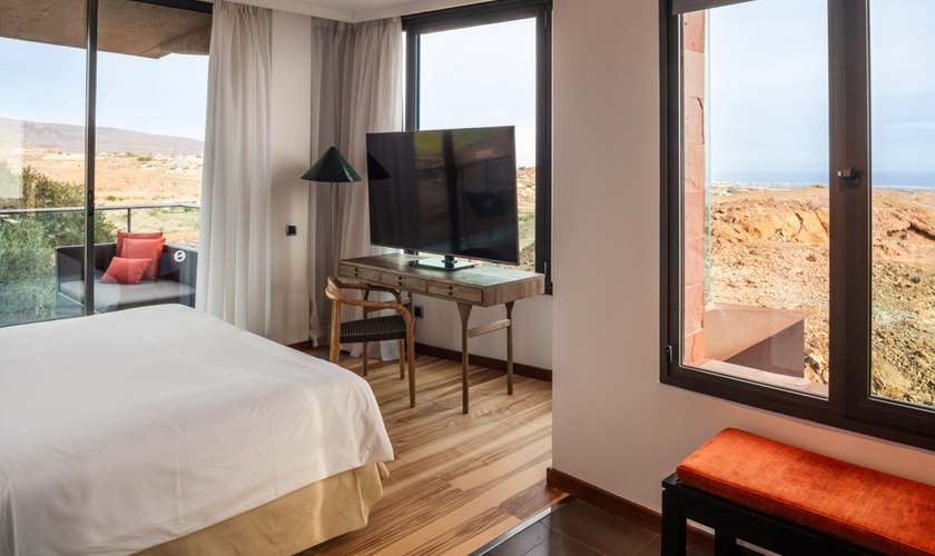 Deluxe panoramic view suite with rooftop and jacuzzi Salobre Hotel Resort & Serenity Maspalomas Deluxe panoramic view suite with rooftop and jacuzzi Salobre Hotel Resort & Serenity Maspalomas